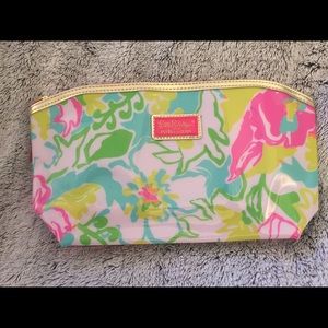 lilly pulitzer x estēe lauder makeup bag